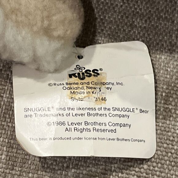 Vintage Russ 1986 NWT Snuggle Bear Puppet Plush from The Lever Co. - Picture 6 of 6